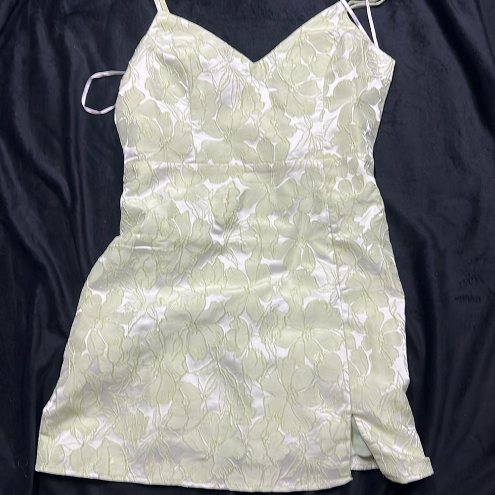 Green and white floral LuLus large dress